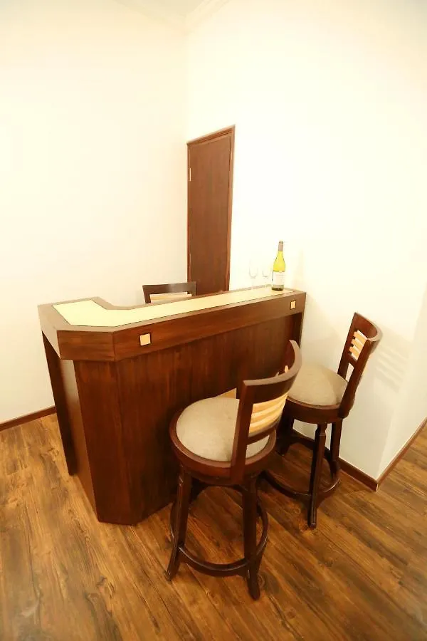 ורנאסי Hotel Meraden Grand
